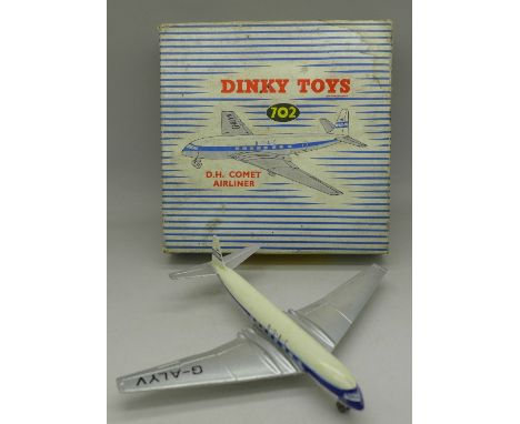 A Dinky Toys 702 D.H. Comet Airliner, boxed