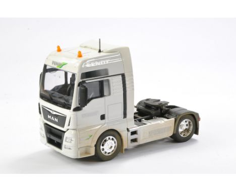 Welly 1/32 MAN TGX in Fendt Livery. With some light weathering. Comes with original box. 