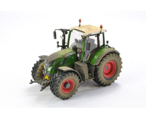 Universal Hobbies 1/32 Fendt 722 Vario Tractor. Weathered Finish. Displays without obvious sign of fault. 
