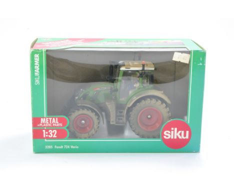 Siku 1/32 Fendt 724 Vario Tractor. Weathered. Looks to be without obvious sign of fault, has been displayed, comes with origi