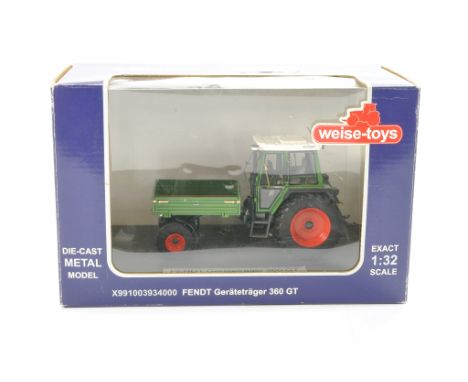 Weise Toys 1/32 Fendt 360GT (tool carrier) Tractor. Looks to be without obvious sign of fault, has been displayed, comes with