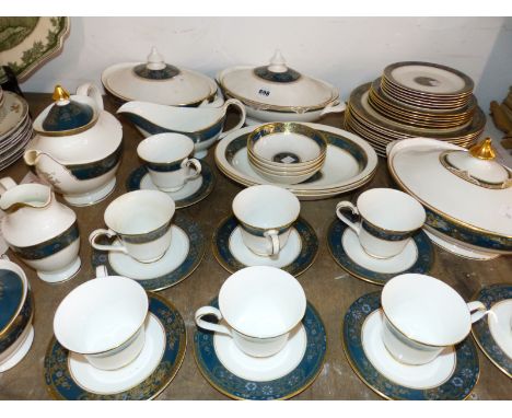 A DOULTON CARLYLE PATTERN TEA AND DINNER SERVICE