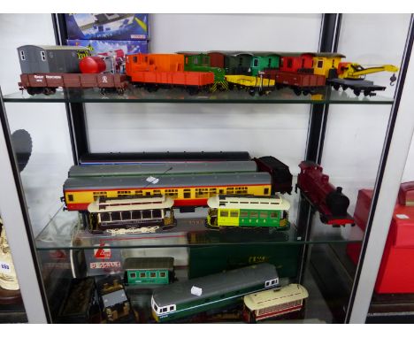 LIMA 0 AND OO GAUGE LOCOMOTIVES AND ROLLING STOCK TOGETHER WITH DEUTZ AND OTHER MAGIC TRAINS AND VARIOUS ROLLING STOCK