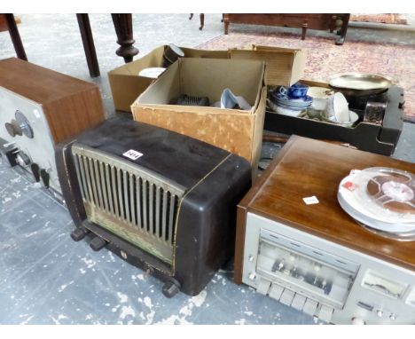 AN AKAI 3000D TAPE PLATEY, A PHILLIPS RADIO, AND A PIONEER STEREO TAPE DECK, AND A VINTAGE PROJECTOR. 