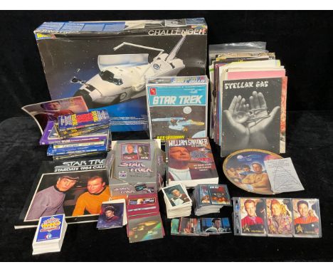 Sci-Fi interest - A Star Trek U.S.S. Enterprise Space Ship model kit, boxed; A challenger Space Shuttle 1/72 scale model kit,