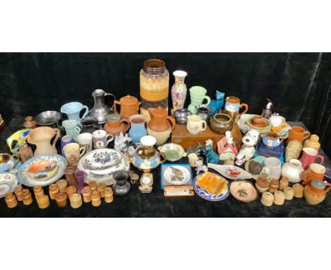 A large quantity of mixed ceramics, stoneware and vases including Royal Worcester and Wedgwood trinket dishes, Denby and Lova