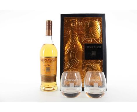 GLENMORANGIE 10 YEAR OLD GIFT PACK WITH 2 GLASSES HIGHLAND SINGLE MALT  40% ABV / 70cl  Famous for their unique stills, each 