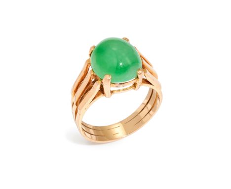 A jadeite jade single stone ring, the oval cabochon jadeite jade in claw setting, to trifurcated shoulders and hoop, ring siz