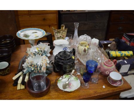 A small oriental teapot with matching tea bowl and saucer; together with a Victorian china comport, AF; a pair of figural mou