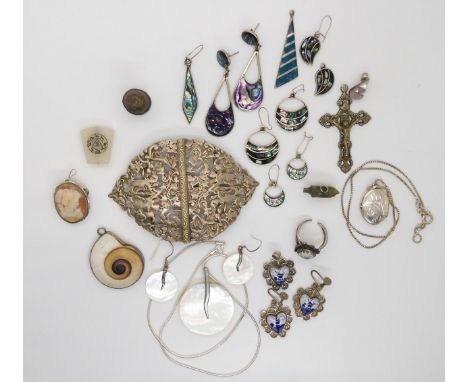 A collection of silver and costume jewellery to include silver mounted Delft earrings, pendant and ring, a carved green stone