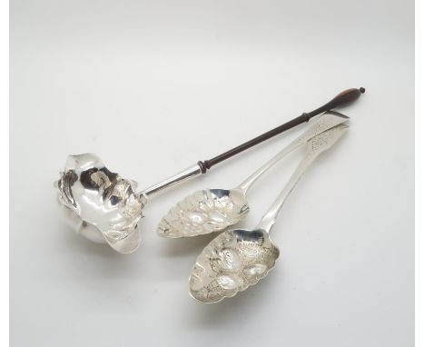 A William IV Irish silver berry spoon, by Thomas Keary, retailers mark of Edward Twycross, Dublin 1824, (probably not origina