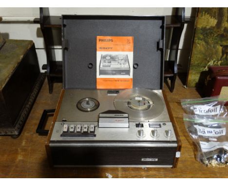     A Vintage Philips 4307 Portable Reel To Reel Player                             