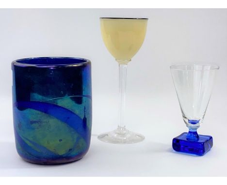 A set of six Manchester opaque tall stem hock glasses, four blue square base glasses other drinking glasses; An art glass vas