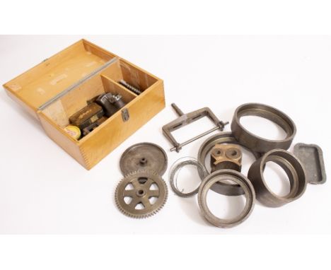 A GROUP OF VARIOUS CASTINGS AND PART MACHINED ELEMENTS OF A 2 INCH SCALE AVELING &amp; PORTER STEAM ROAD ROLLER