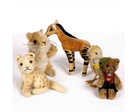 A COLLECTION OF VINTAGE STEIFF  and other German toys to include a chic, hamster, gazelle and lion cub (5)