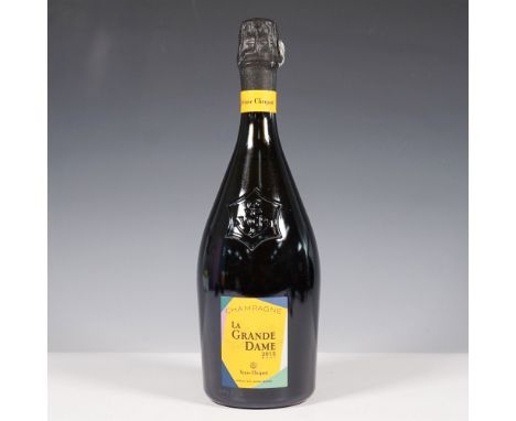 A stunning fusion of fine Champagne and contemporary art, Veuve Clicquot La Grande Dame 2015 Brut Champagne showcases an excl