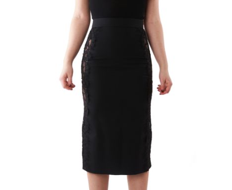NO RESERVE ALEXANDER MCQUEEN BLACK LACE PENCIL SKIRTCondition grade A-.Sample item. Size 38. 61cm waist, 73cm length. Black m