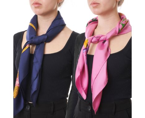 NO RESERVE HERMÈS REGINA SCARF AND GUCCI FLOWER SCARFCondition grade A.1. Hermès Regina Scarf, navy blue background with flow