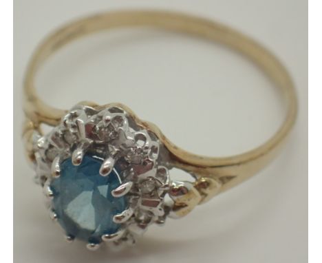 9ct gold ring set with Topaz size R 