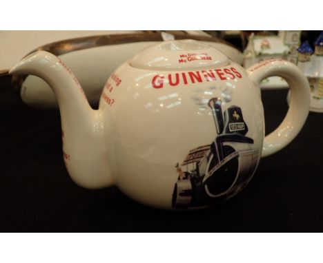 Carlton Ware Guinness teapot H: 14 cm