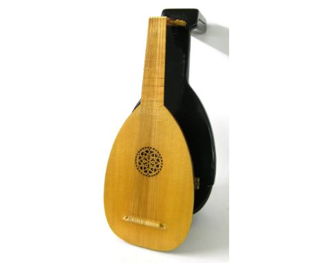 Seven course thirteen string Woodlark lute made by John Gorrett, 1981, no. 2-108, later improved by Stephen Haddock, 1986, wi