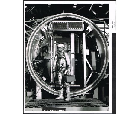 1961-1983 Collection of NASA official photographs (21) Collection of 21 Official NASA Photographs on photographic paper. Coll