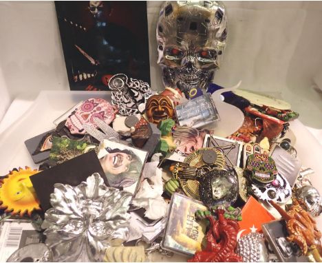 Collection of fridge magnets, badges etc. P&amp;P Group 1 (£14+VAT for the first lot and £1+VAT for subsequent lots) 