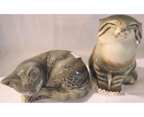 Goebel sleeping cat figurine and a Lomonosov cat, largest H: 14 cm. P&amp;P Group 2 (£18+VAT for the first lot and £3+VAT for