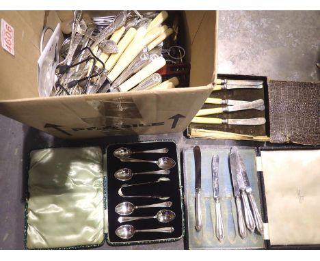 Collection of silver plated flatware, some boxed. P&amp;P Group 2 (£18+VAT for the first lot and £3+VAT for subsequent lots) 