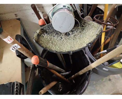 Mixed gardening tools (bin not included). Not available for in-house P&amp;P 