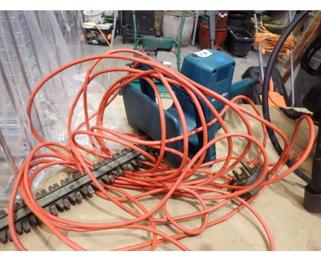 Black &amp; Decker corded hedge trimmer. All electrical items in this lot have been PAT tested for safety and have passed. Th