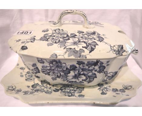 Blue and white soup tureen on stand by C.T Maling of Newcastle upon Tyne, registration mark for 1893, 30 x 19 cm. P&amp;P Gro