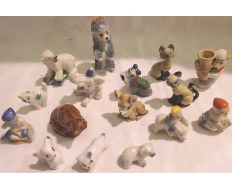 Quantity of mixed Wade Whimsies, largest H: 50 mm. P&amp;P Group 1 (£14+VAT for the first lot and £1+VAT for subsequent lots)