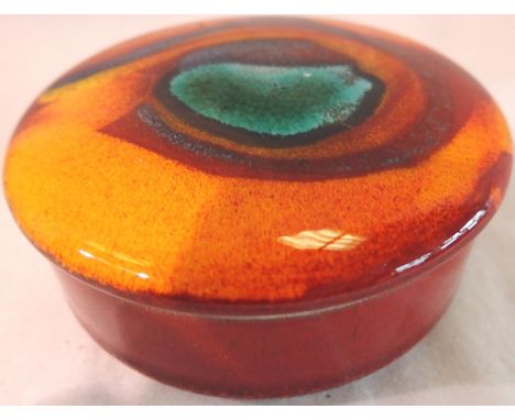 Poole Pottery lidded trinket dish, D: 90 mm, no chips, cracks or visible repairs. P&amp;P Group 1 (£14+VAT for the first lot 