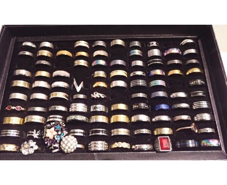 Large collection of gents and ladies rings, mixed sizes and styles (92). P&amp;P Group 1 (£14+VAT for the first lot and £1+VA