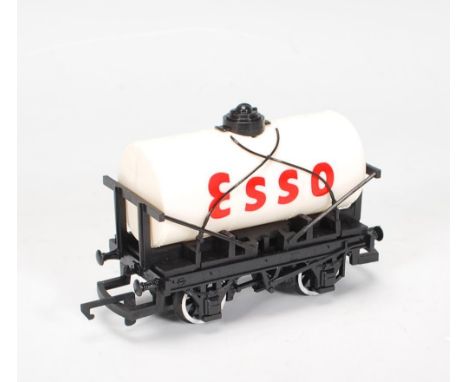 An original Hornby made 00 gauge model railway locomotive engine train set '' Freight Hauler '' electric train set having the