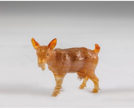   Achat-Ziege  In der Art von Fabergé, 2. Hälfte des 20. Jh. Vollplastisch gearbeitete Ziege aus Achat. L. 6 cm A realistical