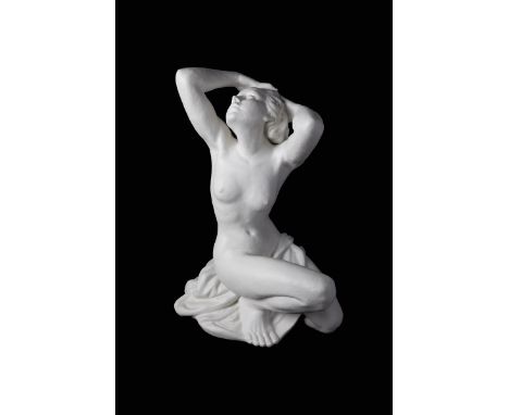   Frauenakt  K. Steiner (Entwurf), Porzellan-Manufaktur Heinz Schaubach, um 1930 Biskuitporzellan. Auf dem Tuchsockel bez.: K