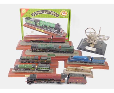 Two Country Artists static models of the City of Birmingham and Western Star locomotives, three Lilliput Lane locomotives, Ho