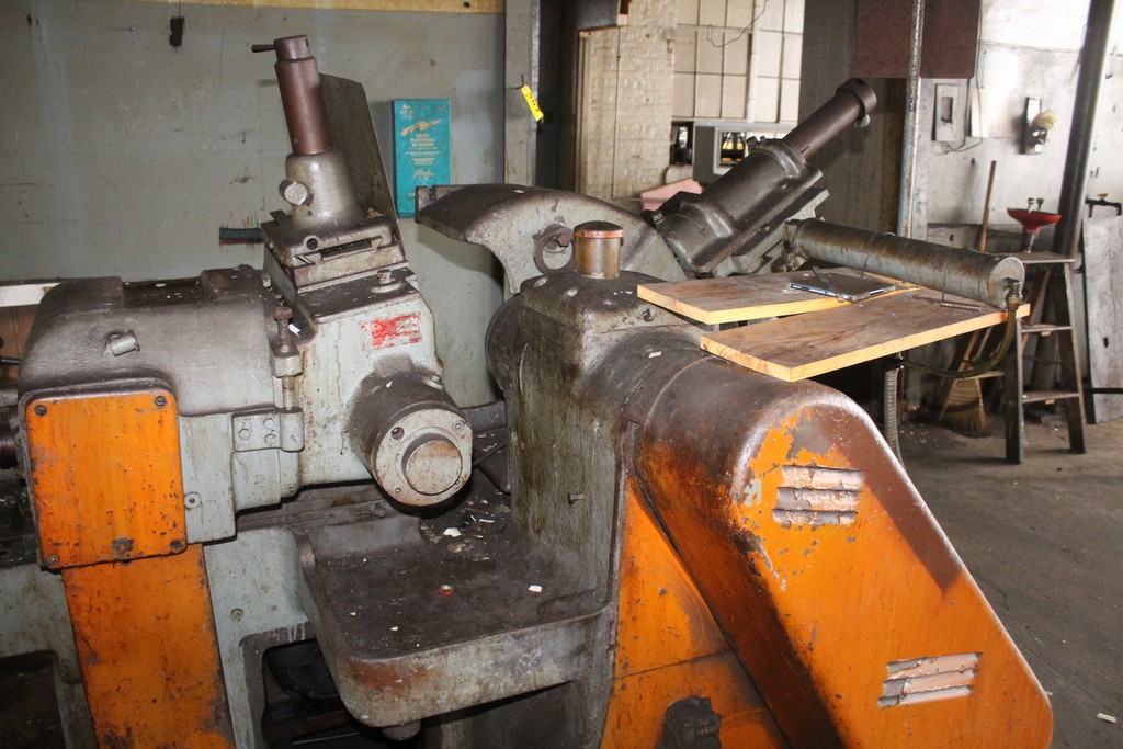 CINCINNATI NO. 2 CENTERLESS GRINDER, S/N 2N2HIN293 1HYDRAULIC WHEEL