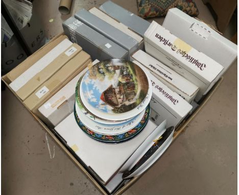 A large selection of collectors' plates by Royal Worcester and others 