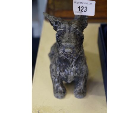 An Art Deco lighter and ashtray modelled of as Scottie dog   CONDITION REPORT:  Heavy loss paintwork.  This item is not a lam