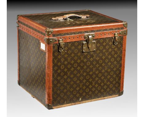 A Louis Vuitton lady's hat box or square steamer trunk in monogram canvas, first half 20th century, covered in LV monogram ca