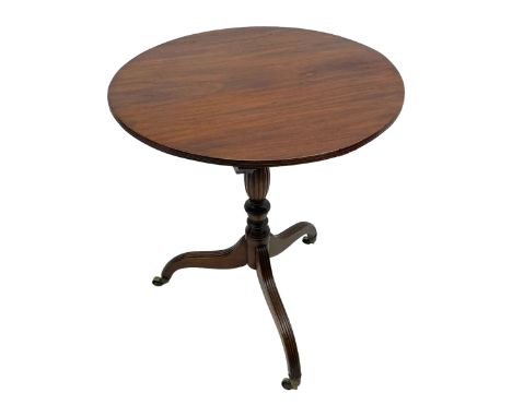 Georgian red walnut tripod table, circular tilt-top with reeded edge, on turned and reed carved vasiform pedestal, three out-
