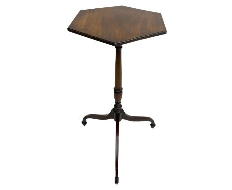 Fine Georgian design mahogany pedestal table, hexagonal top with reeded moulded edge, raised on a slim turned vasiform column