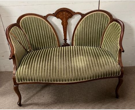 A Victorian camel back sofa (H97cm W140cm D53cm SH41cm)