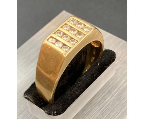 A Gents 18ct signet ring with diamond stones (Approximate Total Weight 7.9g) (Size W)