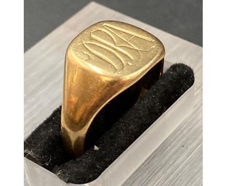 An 18ct gold signet ring (6.9g) (Size P)