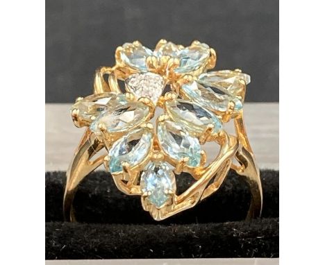 A Gem set ring in 14ct gold (3.9g) (Size O1/2)