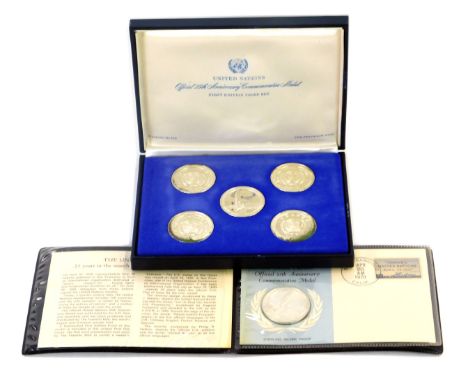 A United Nations Official 25th Anniversary Commemorative Medal Set, first edition proof, in sterling silver, with certificate